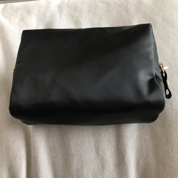 Victoria’s Secret Makeup Bag / Cosmetic Pouch NWT - Picture 8 of 8